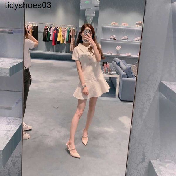 women designers miu rois high-heeled shoes 2022 single patent leather mary jane pumps mid jeweled heel, Black
women designers miu rois high-heeled shoes 2022 single patent leather mary jane pumps mid jeweled heel, Black