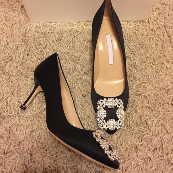 brand women wedding shoes high heels 6cm 8cm 10cm rhinestone metal square buckle red white black blue silk pointed shoes with box 35-42
brand women wedding shoes high heels 6cm 8cm 10cm rhinestone metal square buckle red white black blue silk pointed shoes with box 35-42