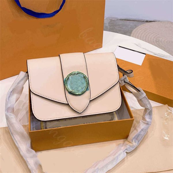 designer luxurys lvity bags cross body fleece classic metallic shoulder women fashion vv letter crossbody lady street style handbag
designer luxurys lvity bags cross body fleece classic metallic shoulder women fashion vv letter crossbody lady street style handbag