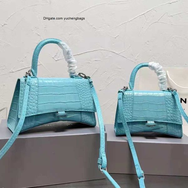 designer bag mini fashion totes handbags hourglass women half moon evening cross body stone leather retro letter pendant luxury tote purse c
designer bag mini fashion totes handbags hourglass women half moon evening cross body stone leather retro letter pendant luxury tote purse c