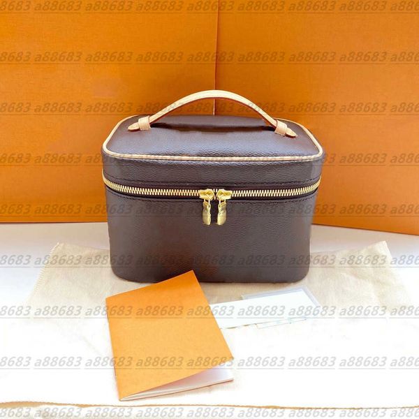 luxury designer lvity cosmetic bags leather nice vanity women's men tote crossbody nylon shopping wallet handbags m44935 cases card lar
luxury designer lvity cosmetic bags leather nice vanity women's men tote crossbody nylon shopping wallet handbags m44935 cases card lar