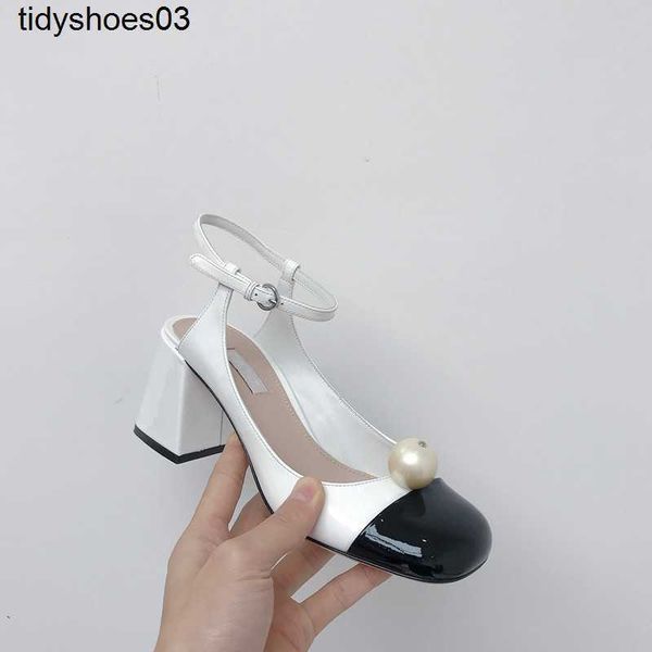 women designers rois patent leather mary jane pumps mid jeweled heel with small fragrant high-heeled shoes size 34-40, Black
women designers rois patent leather mary jane pumps mid jeweled heel with small fragrant high-heeled shoes size 34-40, Black