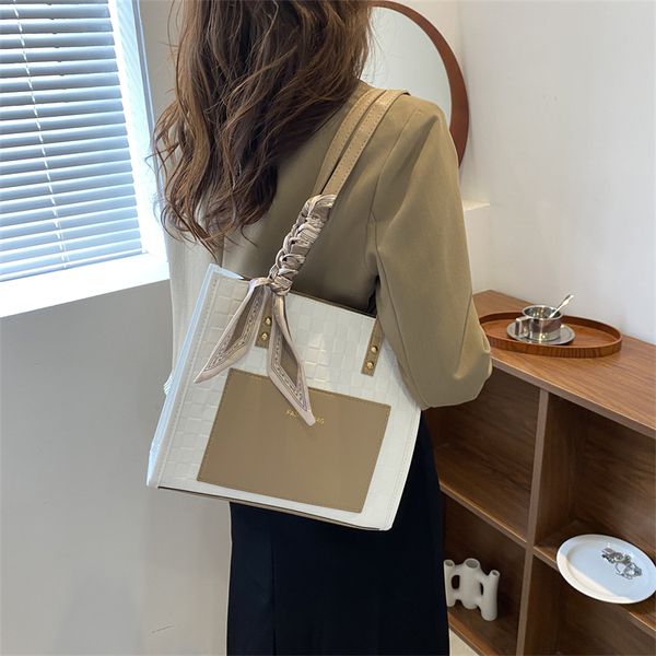 womens handbags fashion flower ladies composite totes bag leather shoulderbags female clutch purse with box 109, Red;black
womens handbags fashion flower ladies composite totes bag leather shoulderbags female clutch purse with box 109, Red;black