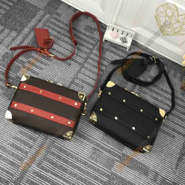 designer shoulder bags handle soft trunk box men messenger purse male cross body embossed leather letters handbags double zipper small lugga
designer shoulder bags handle soft trunk box men messenger purse male cross body embossed leather letters handbags double zipper small lugga