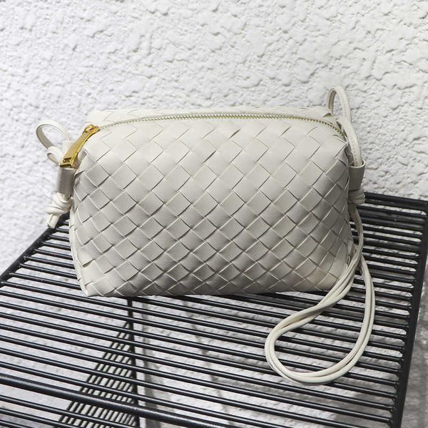 authentic hand large bottegaas woven pillow loop designer large tote bag bags capacity knotted venetaas leather single fashion shoulder diag
authentic hand large bottegaas woven pillow loop designer large tote bag bags capacity knotted venetaas leather single fashion shoulder diag