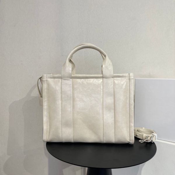 designer bag full leather tote large capacity handbag celebrity with the same luxury fashion handbag for men and women
designer bag full leather tote large capacity handbag celebrity with the same luxury fashion handbag for men and women