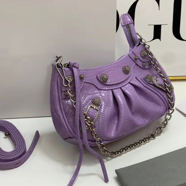 designer bag designer luxury le cagole mini chain motorcycle bag crocodile grain cowhide drill buckle hardware handbag half moon shoulder ba
designer bag designer luxury le cagole mini chain motorcycle bag crocodile grain cowhide drill buckle hardware handbag half moon shoulder ba