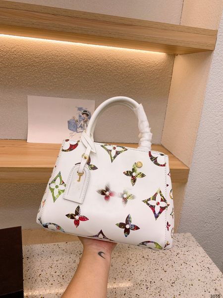 classic color printing bag leather shoulder crossbody package clutch handbag luxury brand designer shopping tote
classic color printing bag leather shoulder crossbody package clutch handbag luxury brand designer shopping tote