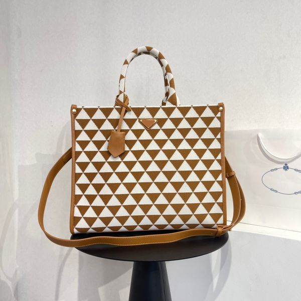 triangular bag designer tote bags ladies triangle symbole jacquard fabric luxurious 6 colors galleria shopping fashion handy messenger handb
triangular bag designer tote bags ladies triangle symbole jacquard fabric luxurious 6 colors galleria shopping fashion handy messenger handb