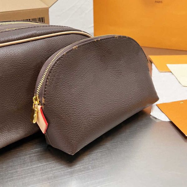 designer bag brand bag designer canvas clutch dopp paris luxurys kit monograms toilet pouch printed women and men double zipper 2 sets leath
designer bag brand bag designer canvas clutch dopp paris luxurys kit monograms toilet pouch printed women and men double zipper 2 sets leath