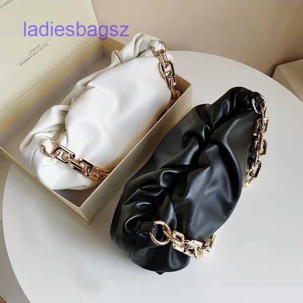 cloud bag designer bottegas pouch bags venetas handbag online bagstore ins net red little quiet song huiqiao same thick chain hand
cloud bag designer bottegas pouch bags venetas handbag online bagstore ins net red little quiet song huiqiao same thick chain hand