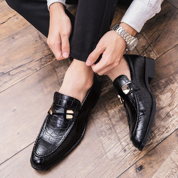 british fashion crocodile texture loafers men shoes solid color pu trend metal horsebit decoration business casual shoes ad160, Black
british fashion crocodile texture loafers men shoes solid color pu trend metal horsebit decoration business casual shoes ad160, Black
