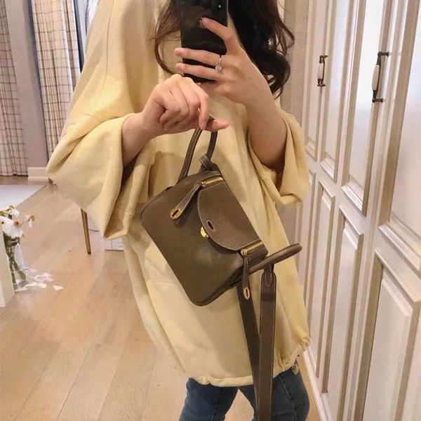 bags designer lindys shoulder bag df doctor bag 2022 new underarm lychee leather handbag leisure versatile linyy metal chain, Black;red
bags designer lindys shoulder bag df doctor bag 2022 new underarm lychee leather handbag leisure versatile linyy metal chain, Black;red