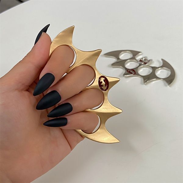 s3318 gothic exaggerated bat boxing claw ring niche design knuckle boxer grips finger rings, Silver
s3318 gothic exaggerated bat boxing claw ring niche design knuckle boxer grips finger rings, Silver