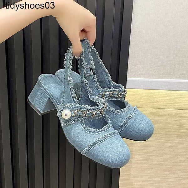 miu denim pearl square head high heels women's patent leather mary jane pumps mid jeweled heel women designers rois, Black
miu denim pearl square head high heels women's patent leather mary jane pumps mid jeweled heel women designers rois, Black