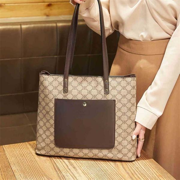 contrast color large capacity tote bag new fashion printing versatile shoulder hand women designer handbags
contrast color large capacity tote bag new fashion printing versatile shoulder hand women designer handbags
