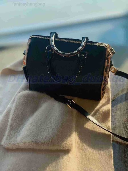 designer luxury women the tote bag fashion versatile handbags shoulder crossbody bags purse tories totes large capacity saddle wallets 7a fl
designer luxury women the tote bag fashion versatile handbags shoulder crossbody bags purse tories totes large capacity saddle wallets 7a fl