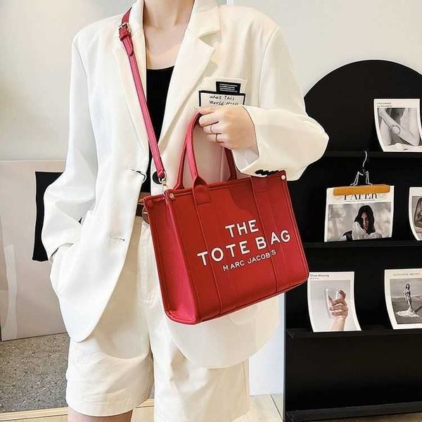 tote bags marc's jacob hnadbag designers mj bag lychee pattern women's portable shopping sense fashion one shoulder messenger 6qlk
tote bags marc's jacob hnadbag designers mj bag lychee pattern women's portable shopping sense fashion one shoulder messenger 6qlk
