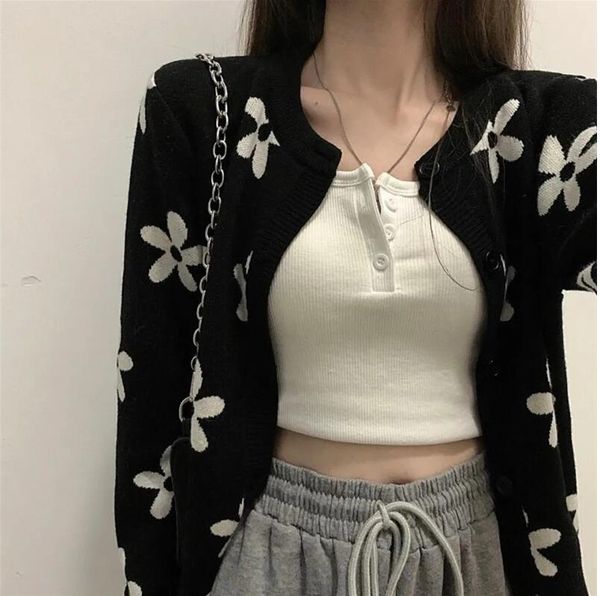 knitted sweater cardigan women long sleeve o-neck loose single breasted contrast color sweater jacket jumpers, White;black
knitted sweater cardigan women long sleeve o-neck loose single breasted contrast color sweater jacket jumpers, White;black