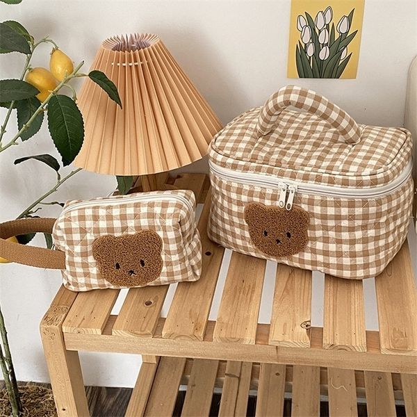 cosmetic bags cases hylhexyr cute bear makeup bag large capacity portable zipper pure cotton plaid brushes pouch case for women 221114
cosmetic bags cases hylhexyr cute bear makeup bag large capacity portable zipper pure cotton plaid brushes pouch case for women 221114