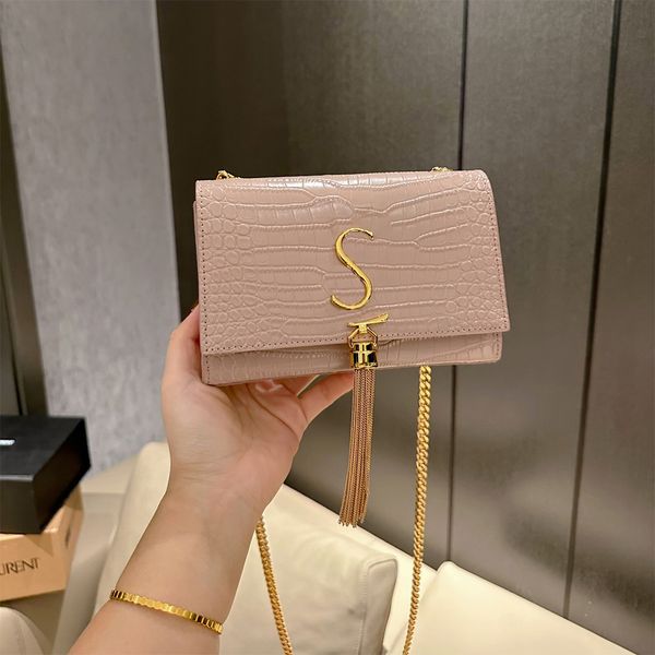 luxurys designers bags women handbag crossbody bag shoulder lady wallet simple versatile metal letter leather solid leather handbags
luxurys designers bags women handbag crossbody bag shoulder lady wallet simple versatile metal letter leather solid leather handbags