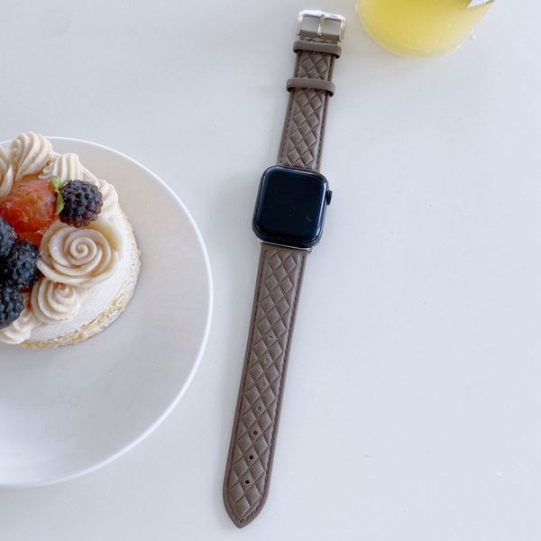 yezhou 38/40/41/42/44/45 mm genuine leather smart watch strap for apple watch diamond plaid classic style with first layer cow leather band
yezhou 38/40/41/42/44/45 mm genuine leather smart watch strap for apple watch diamond plaid classic style with first layer cow leather band