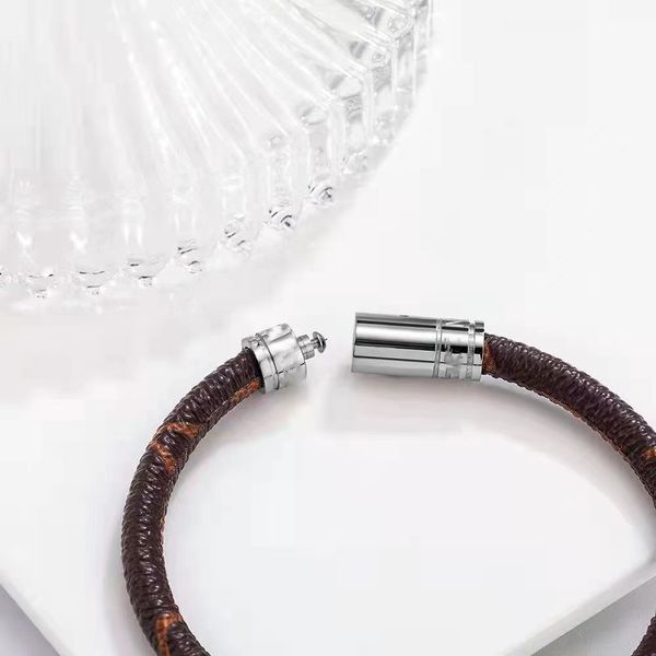 new fashion america style charm bracelets brand men women leather magnetic buckle hand rope plaid l luxury design engraved v letter metal pu, Silver
new fashion america style charm bracelets brand men women leather magnetic buckle hand rope plaid l luxury design engraved v letter metal pu, Silver