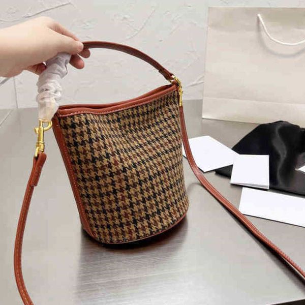 shoulder bags luxury brand houndstooth bucket fashion square wallet women's designer leather mobile phone handbags winter trendy
shoulder bags luxury brand houndstooth bucket fashion square wallet women's designer leather mobile phone handbags winter trendy