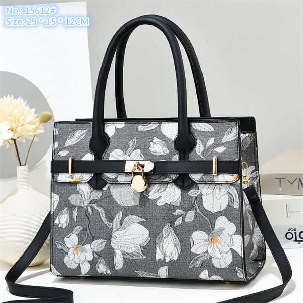 wholesale factory ladies shoulder bags 6 color elegant large-capacity horizontal printed tote bag everyday joker contrast leather handbag sw
wholesale factory ladies shoulder bags 6 color elegant large-capacity horizontal printed tote bag everyday joker contrast leather handbag sw