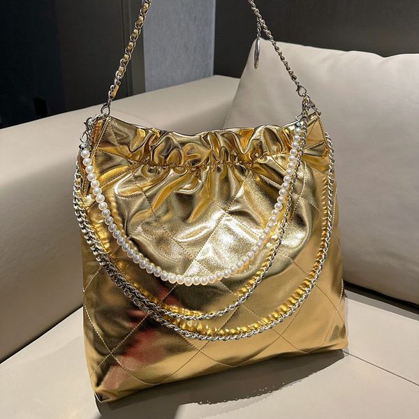 french women gold coin classic buckle tote bag diamond lattice leather quilted large capacity luxury designer garbage bag versatile portable
french women gold coin classic buckle tote bag diamond lattice leather quilted large capacity luxury designer garbage bag versatile portable