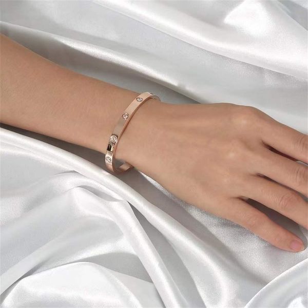 luxury designer ladies bracelet classic glamour nail bangle valentine's day wedding gift 18k titanium steel alloy stainless steel, Golden;silver
luxury designer ladies bracelet classic glamour nail bangle valentine's day wedding gift 18k titanium steel alloy stainless steel, Golden;silver