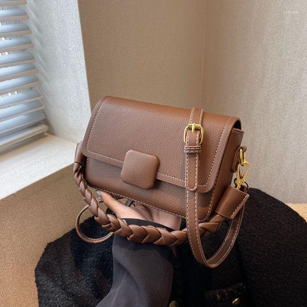 shoulder bags french vintage woven short handle open thread handbag designer fashion leather messenger for women
shoulder bags french vintage woven short handle open thread handbag designer fashion leather messenger for women