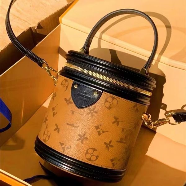 designers designersdesigner luxury women's mini bags rich barrels real leather classic presbyopic handbags crossbody bucket bag
designers designersdesigner luxury women's mini bags rich barrels real leather classic presbyopic handbags crossbody bucket bag