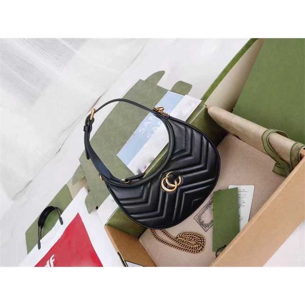messenger bags 2022 new leather wave embroidered star underarm small fragrance wind love bag one shoulder diamond chain
messenger bags 2022 new leather wave embroidered star underarm small fragrance wind love bag one shoulder diamond chain