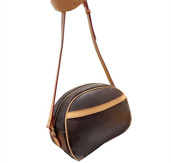 women's shoulder bag designer designed cowhide version laohua camera bag delivery pendant box
women's shoulder bag designer designed cowhide version laohua camera bag delivery pendant box
