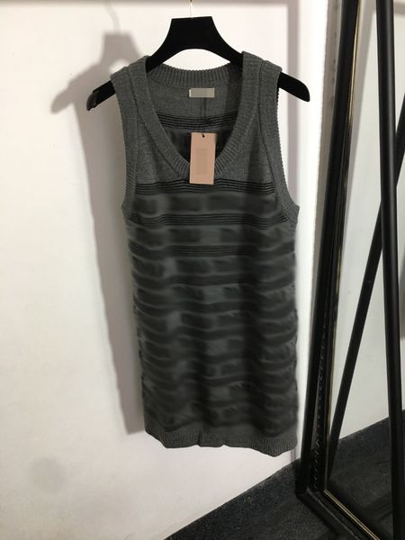 1112 2022 autumn brand same style dress sleeveless empire fashion womens clothes crew neck meiyi, Black
1112 2022 autumn brand same style dress sleeveless empire fashion womens clothes crew neck meiyi, Black