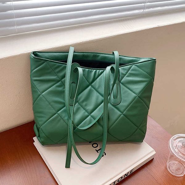 shopping bags soft pu lingge embroidered wire women's bag winter new fashion large capacity student textbook bag single shoulder tote b
shopping bags soft pu lingge embroidered wire women's bag winter new fashion large capacity student textbook bag single shoulder tote b