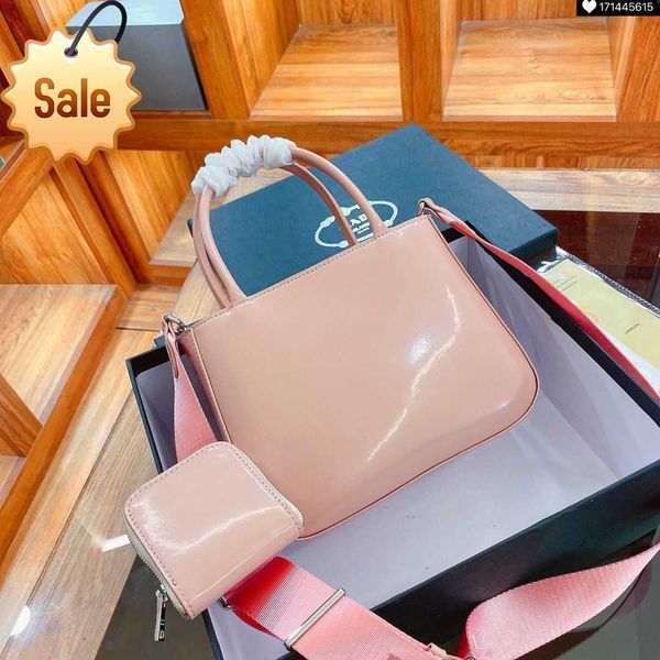 women's luxury designer handbags new fashion paint shiny 2-in-1 with small purse fabric shoulder belt portable messenger shoulder bag f
women's luxury designer handbags new fashion paint shiny 2-in-1 with small purse fabric shoulder belt portable messenger shoulder bag f