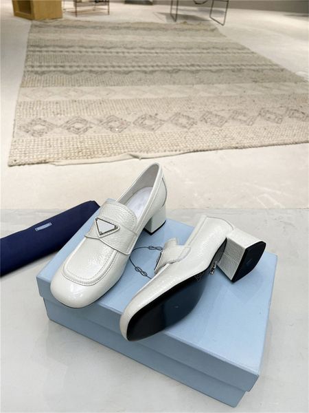 designer luxury women casual shoes chocolate monolith brushed white leather shoes loafers with original box, Black
designer luxury women casual shoes chocolate monolith brushed white leather shoes loafers with original box, Black