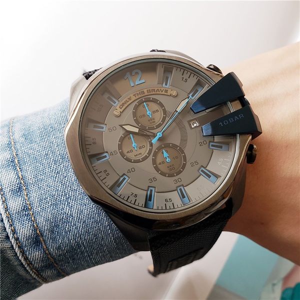 dz sports men's quartz watch double movement three eye six needle full function can work 57mm large steel dial waterproof 4500 series, Slivery;brown
dz sports men's quartz watch double movement three eye six needle full function can work 57mm large steel dial waterproof 4500 series, Slivery;brown