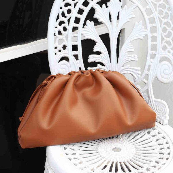 venetas messenger bag designer bags 2022 cloud bottegas pouch single women's fold clip shoulder solid color wod9 hzzk 69x1
venetas messenger bag designer bags 2022 cloud bottegas pouch single women's fold clip shoulder solid color wod9 hzzk 69x1