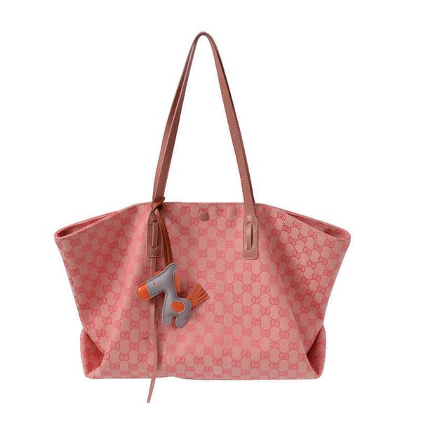 spring new texture sling single shoulder women's bag fashion high capacity tote bag pony pendant purses sale, Black;red
spring new texture sling single shoulder women's bag fashion high capacity tote bag pony pendant purses sale, Black;red