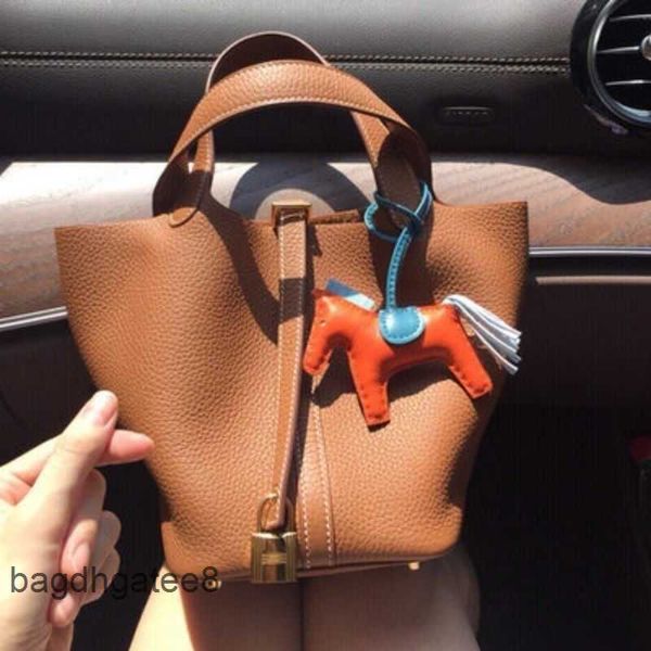 original designer medium picotin locks first bag h bags women s birkins 2023 vegetable fashion basket 22cm layer cowhide leather portable bu
original designer medium picotin locks first bag h bags women s birkins 2023 vegetable fashion basket 22cm layer cowhide leather portable bu