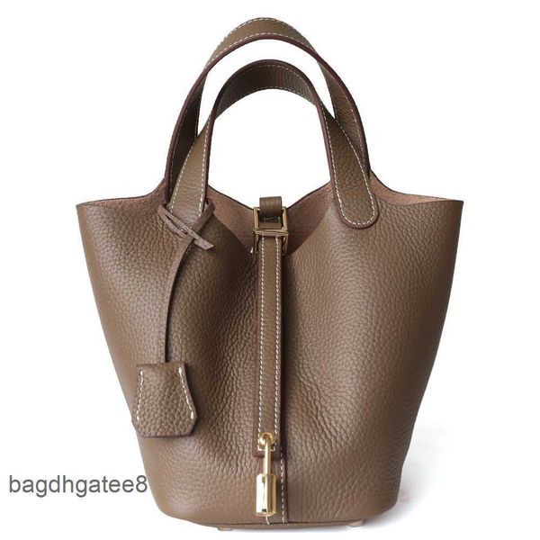 leather picotin locks 2023 bag h designer bags basket tote layer 18cm kraft vegetable women s bucket hand litchi pattern 41lucvn 1ouu
leather picotin locks 2023 bag h designer bags basket tote layer 18cm kraft vegetable women s bucket hand litchi pattern 41lucvn 1ouu