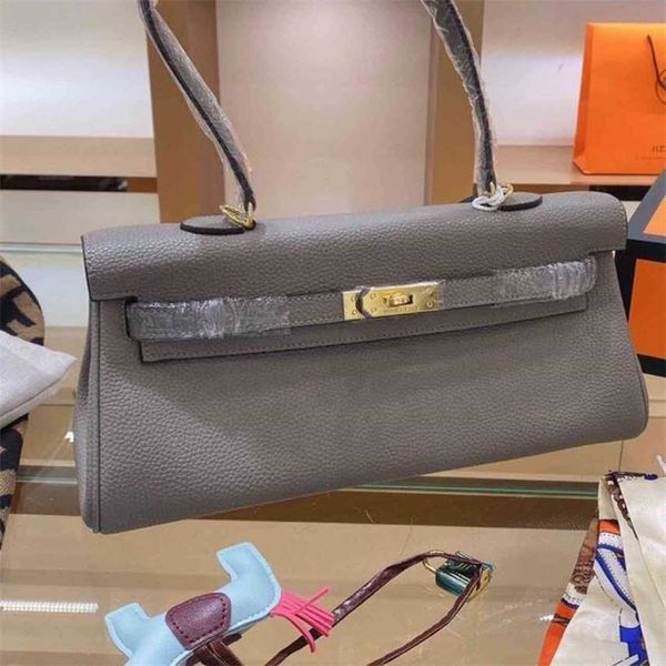 clearance leisure car sewing middle bag lock black horizontal square with cover solid soft handle
clearance leisure car sewing middle bag lock black horizontal square with cover solid soft handle