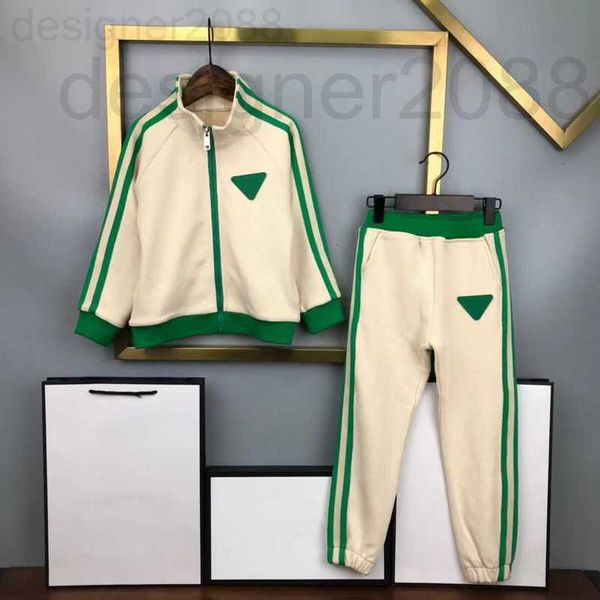 men's tracksuits designer 2022autumn fashion brand black khaki stitched zipper sweater elastic waist pants 2piece set for boys and girl, Gray
men's tracksuits designer 2022autumn fashion brand black khaki stitched zipper sweater elastic waist pants 2piece set for boys and girl, Gray