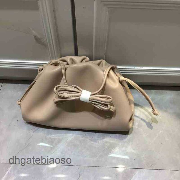 women's bag bottegass bags venetas cloud pouch cowhide solid color trend single shoulder messenger designer dumpling hand 8zw1
women's bag bottegass bags venetas cloud pouch cowhide solid color trend single shoulder messenger designer dumpling hand 8zw1