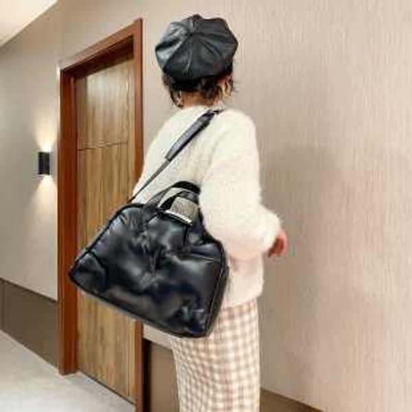 shoulder bags casual pu leather space padded bag for women solid color design cotton crossbody flap purses and handbags sac 221115
shoulder bags casual pu leather space padded bag for women solid color design cotton crossbody flap purses and handbags sac 221115