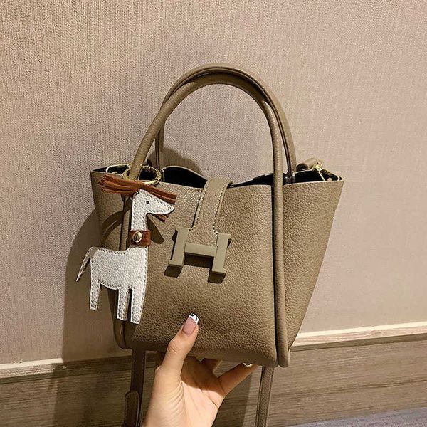 factory clearance direct sales bag women's 2023 autumn new style simple fashion portable cabbage basket bucket s
factory clearance direct sales bag women's 2023 autumn new style simple fashion portable cabbage basket bucket s