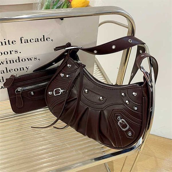 evening bags new underarm 2022 rivet locomotive pleated crescent child mother sling single shoulder bag female
evening bags new underarm 2022 rivet locomotive pleated crescent child mother sling single shoulder bag female